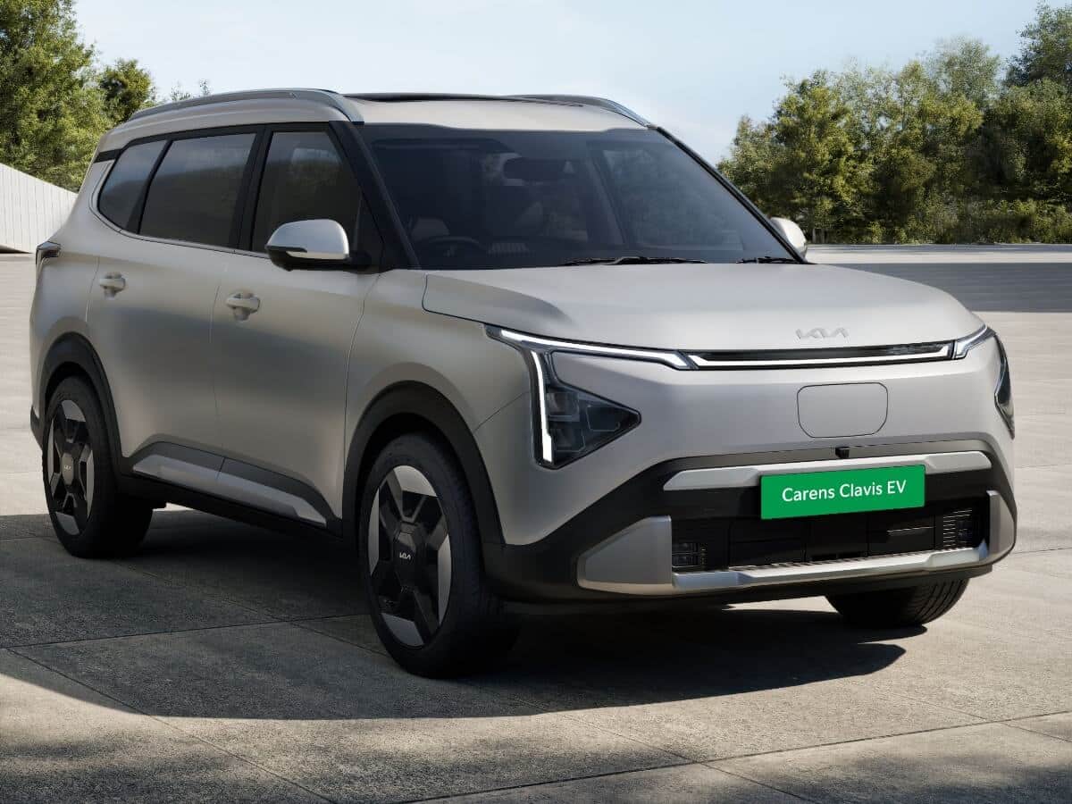 kia carens clavis on road price list