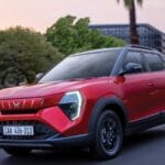 மஹிந்திரா XUV 3XO REVX
