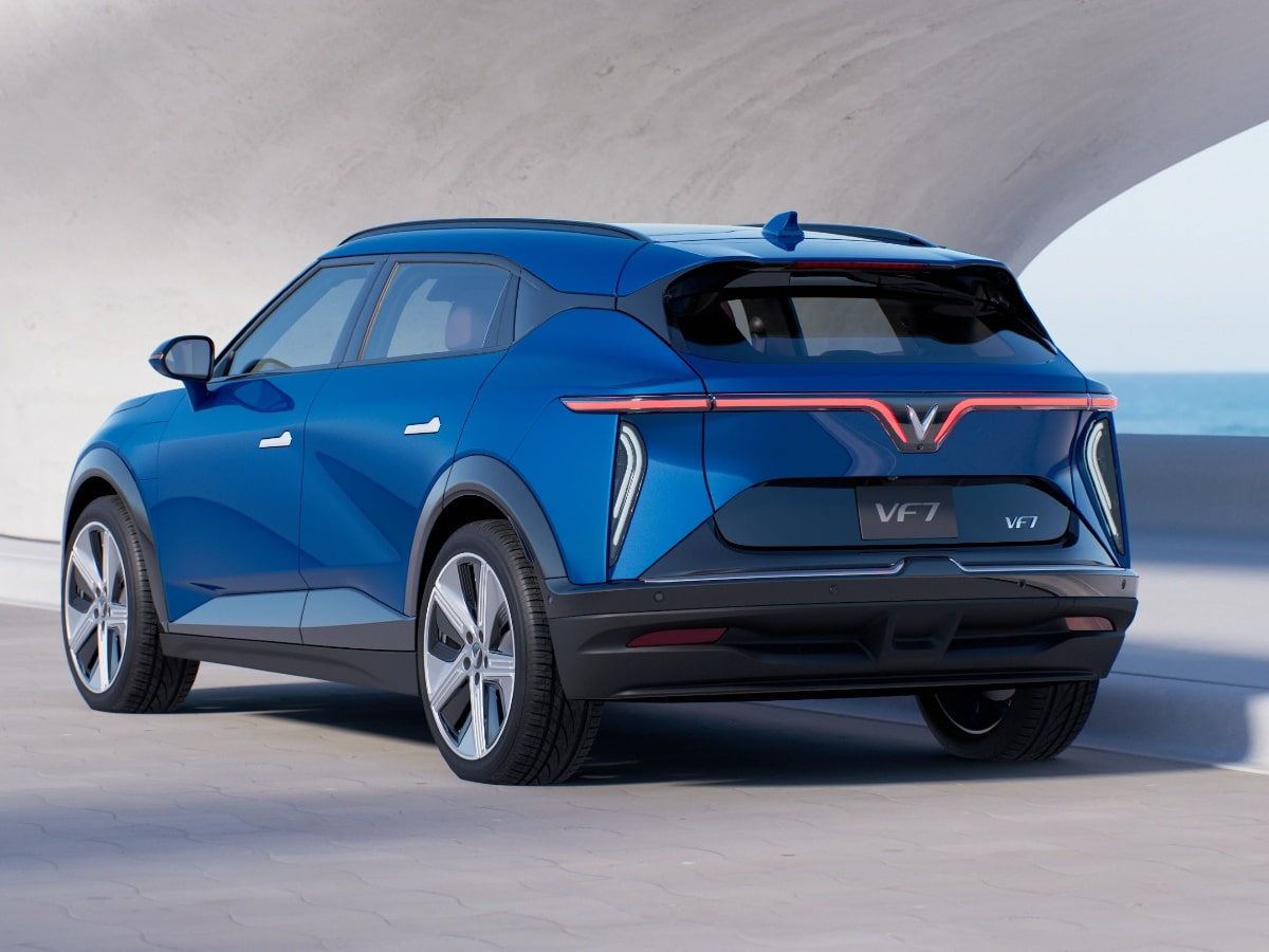vinfast vf7 electric car rear
