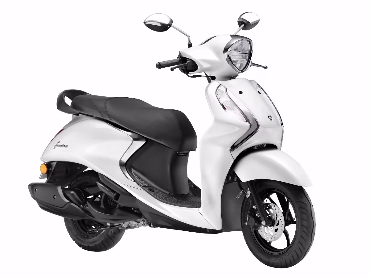 2025 Yamaha Fascino 125 fi metallic white