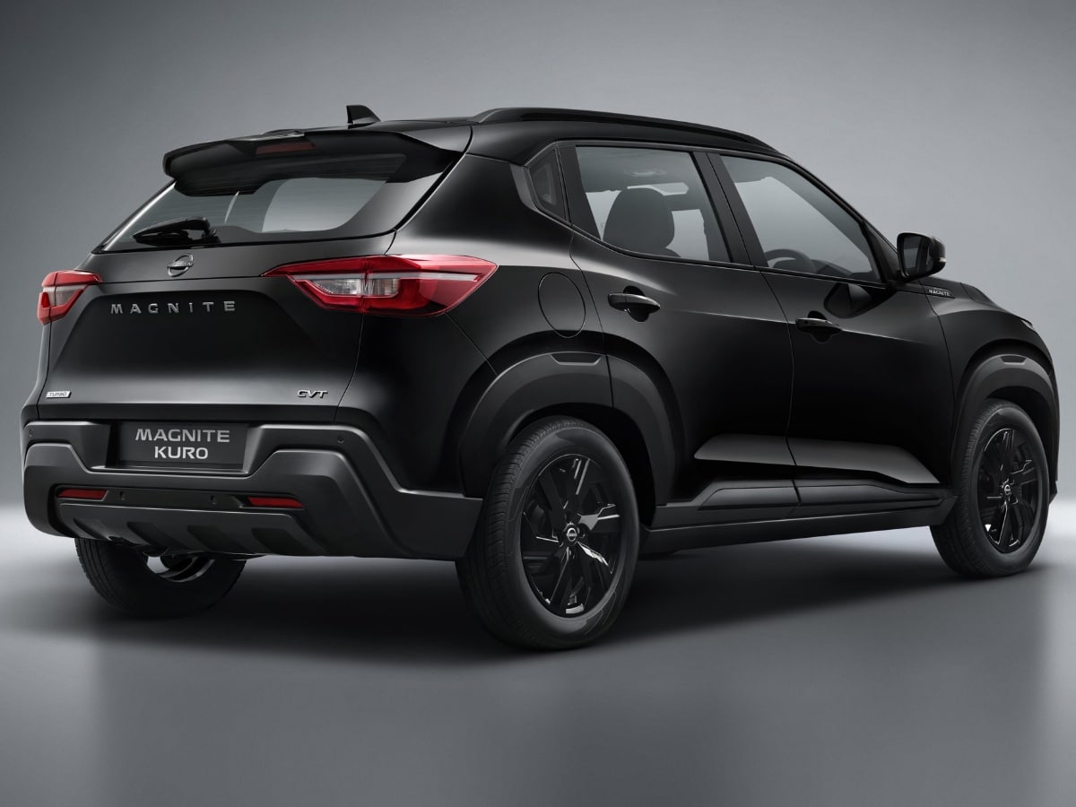 2025 nissan magnite kuro black edition rear