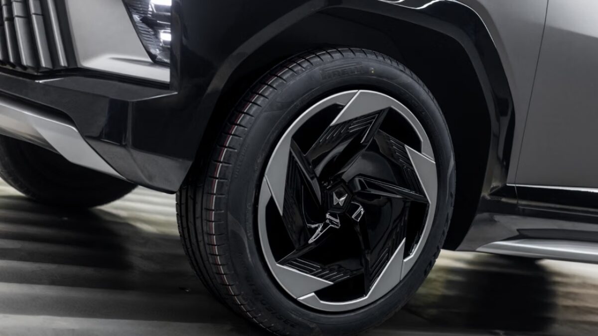 mahindra vision X concept alloy wheel
