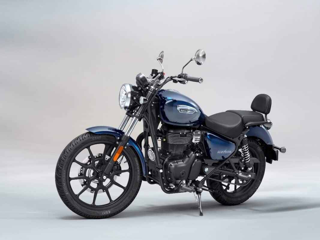 2025 new royal enfield meteor 350 aurora blue