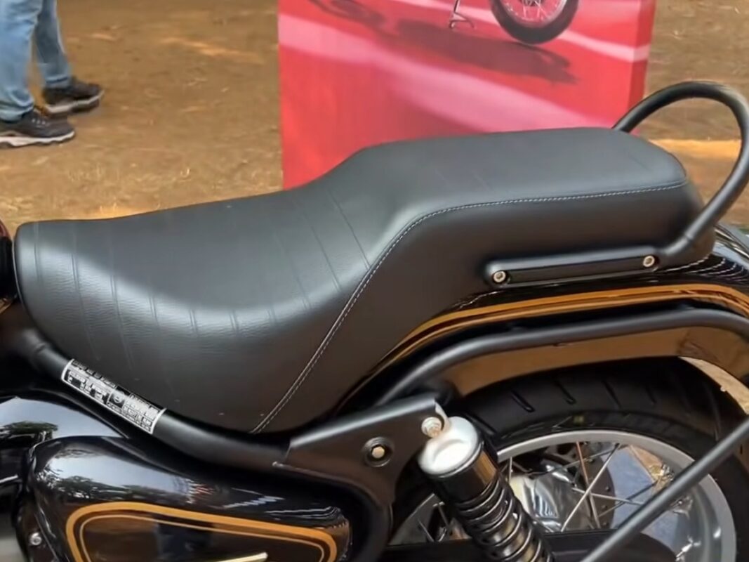 new Royal Enfield bullet 650 seat